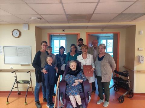 Bon anniversaire à la nouvelle centenaire de notre commune, Madame Jeanne BONNAURE