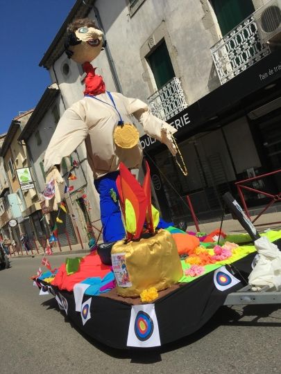 Une sélection de photos en souvenir du carnaval de Lablachère du 21/4/2024