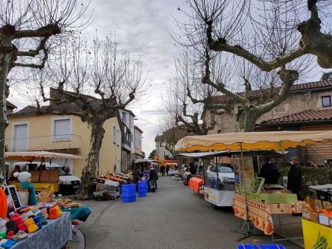 Marché à Lablachère